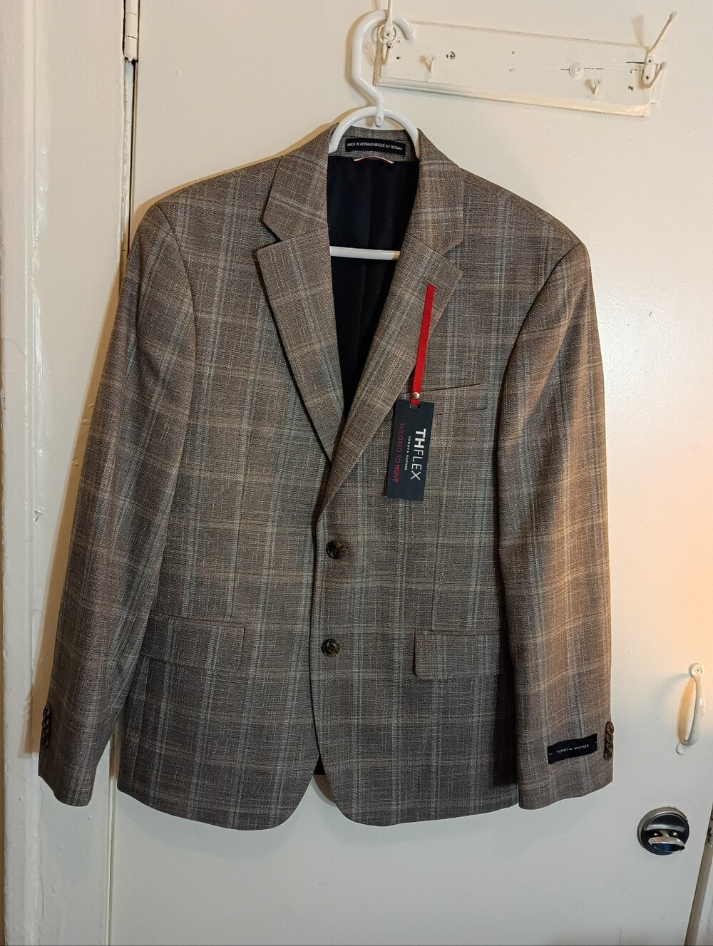 Tommy Hilfiger Sport Coat Mens Plaid TH Flex $295 New Display 38 Short